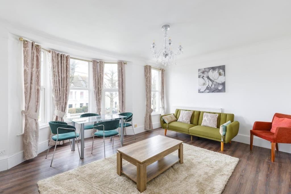 Charming 2 Bedroom Flat In Central Hove With Free Parking Екстериор снимка
