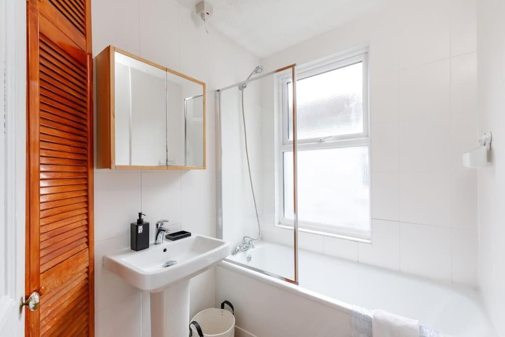 Charming 2 Bedroom Flat In Central Hove With Free Parking Екстериор снимка
